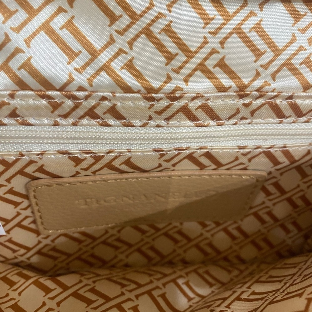 NWOT Tignanello Slim Cellphone Crossbody Leather; color: Honey Tan - Picture 5 of 13